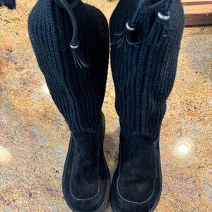 Ugg cable sweater, suede and shearling boot